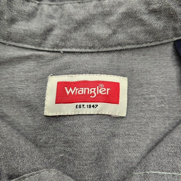 Wrangler Mens Gray Long Sleeve Button Down Work Shirt Medium 112324401 - Picture 3 of 8
